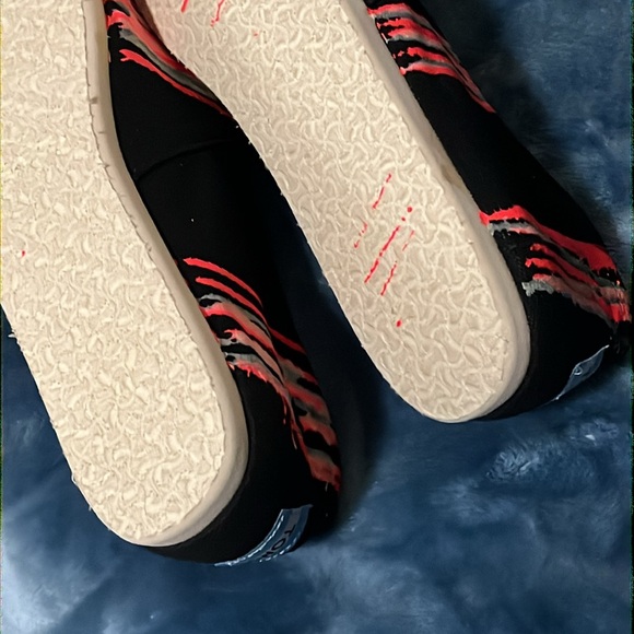 TOM’S Women’s Flats! NWOT size 10! Neon and Glow in the Dark! - Picture 10 of 12